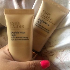 Estée Lauder double wear light foundation